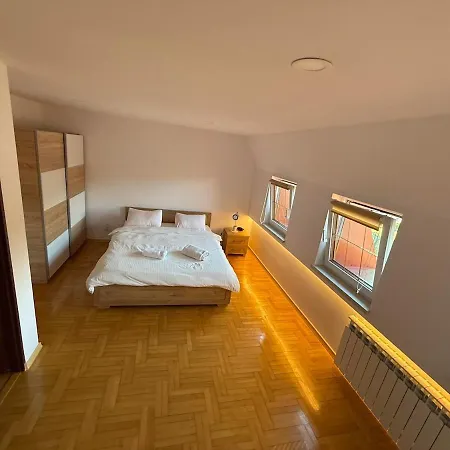 Holiday home Quiet Getaway Near Tarnow Plesna (Tarnow)